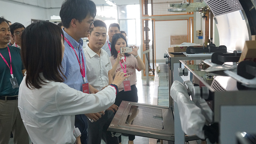 阿里巴巴集團廚房大家電負責人子謖一行到訪佳歌集團 &nbsp;參觀智慧工廠