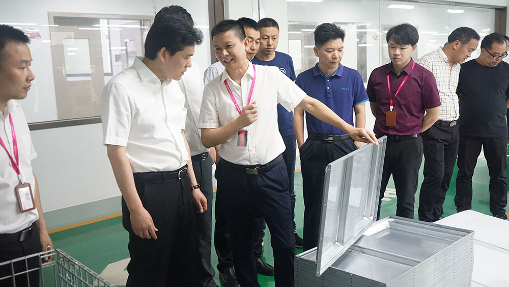 【頭條】嵊州市市長(zhǎng)嚴(yán)鋼蒞臨佳歌集成灶視察和指導(dǎo) 【頭條】嵊州市市長(zhǎng)嚴(yán)鋼蒞臨佳歌集成灶視察和指導(dǎo)