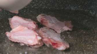 【佳歌廚房】全家都愛吃的可樂雞翅，你學(xué)會(huì)了嗎？