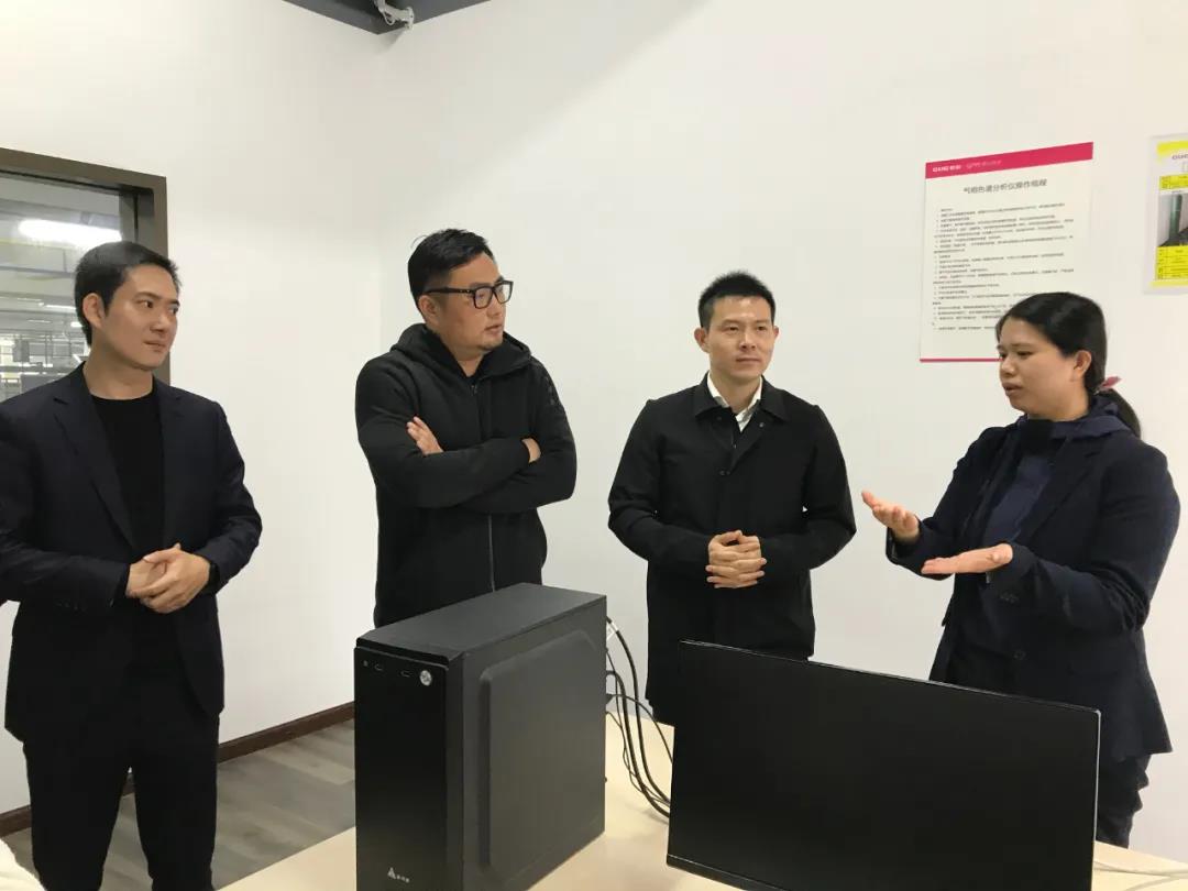 紹興市留學(xué)生聯(lián)誼會(huì)一行蒞臨佳歌集成灶參觀指導(dǎo)！