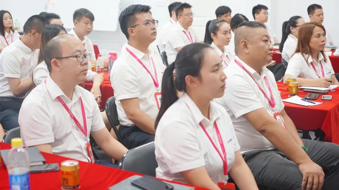 “星耀佳歌·一路佟行”808超級(jí)品牌日啟動(dòng)會(huì)暨818全國(guó)招商動(dòng)員大會(huì)圓滿成功！