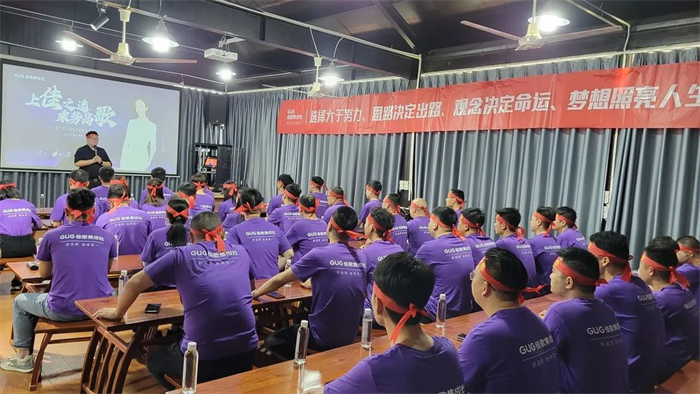 佳歌集成灶“上佳之選 乘勢高歌”招商峰會啟動會順利召開！